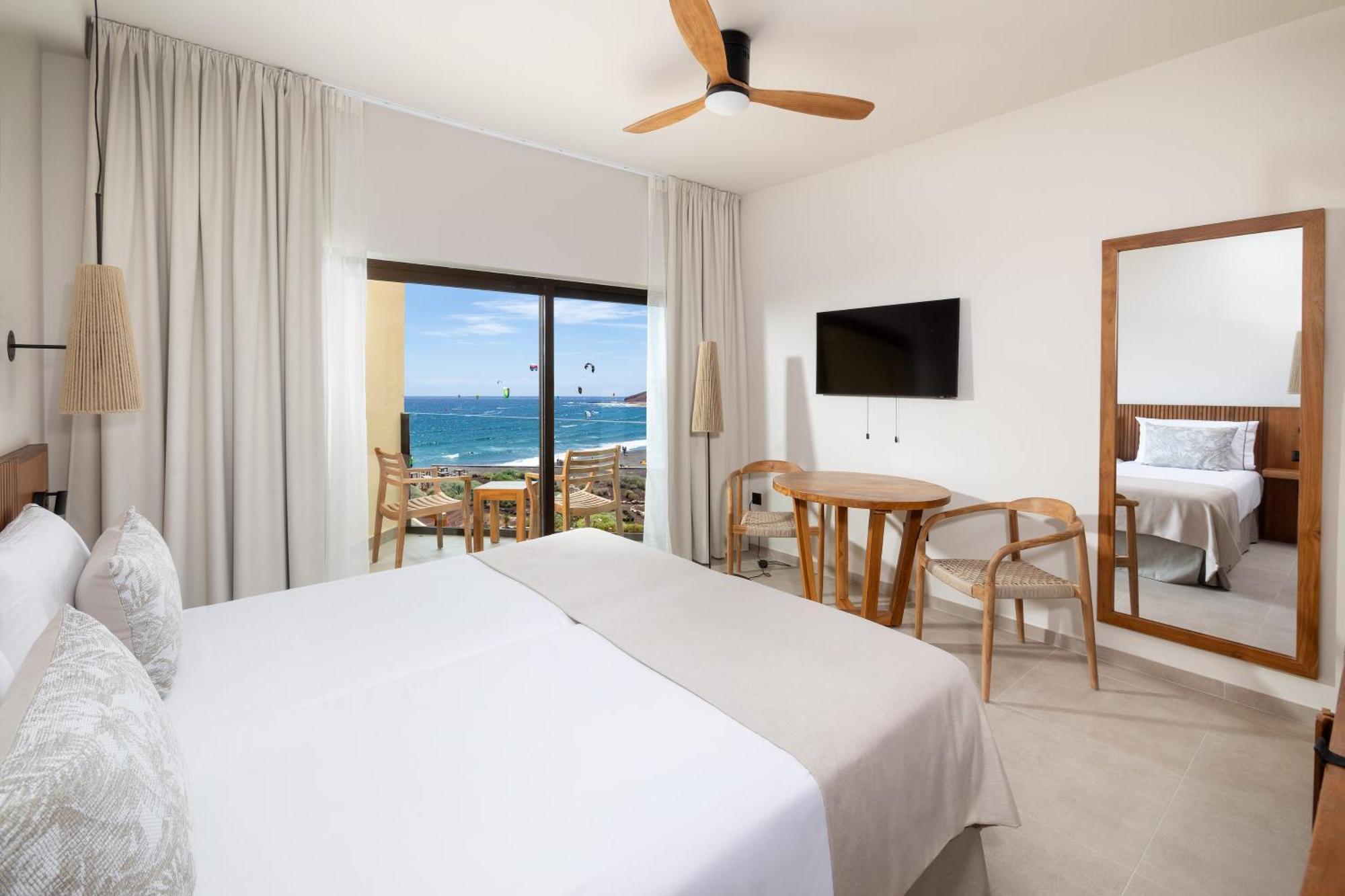 Playa Surf Cbbc Hotel El Médano Exterior photo