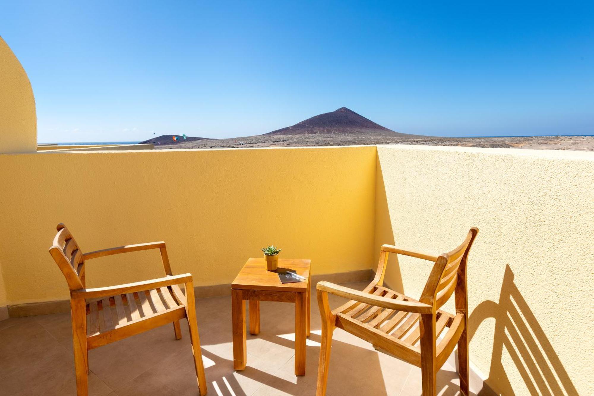 Playa Surf Cbbc Hotel El Médano Exterior photo